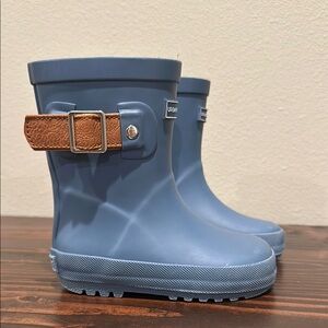 Urban Pine Co Rain Boots size: 5C